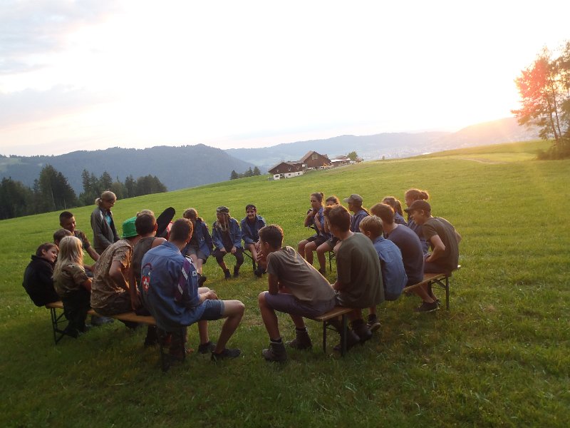 P7101093.JPG - Kreisspiele sind immer glatt